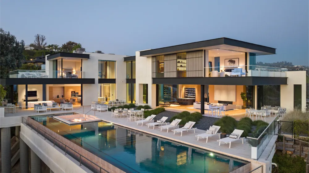 Two Days After Selling for $17 Million, a Sleek Beverly Hills Mansion Pops Up for Rent